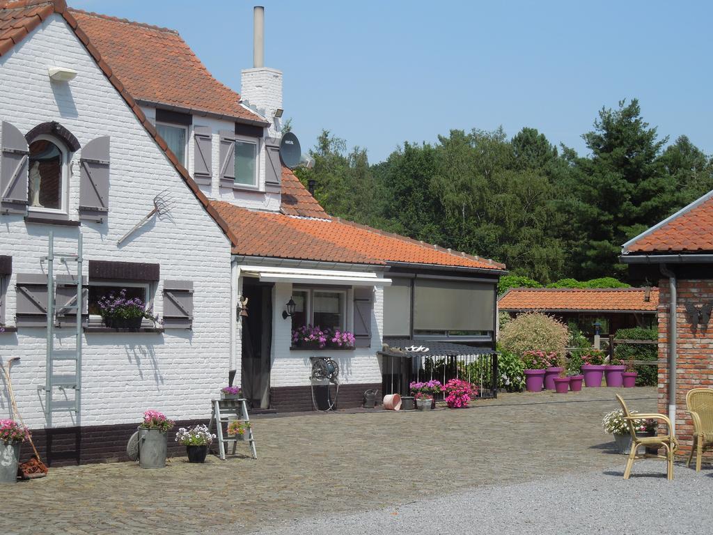 B&B De Kroonhoeve Beringen Buitenkant foto